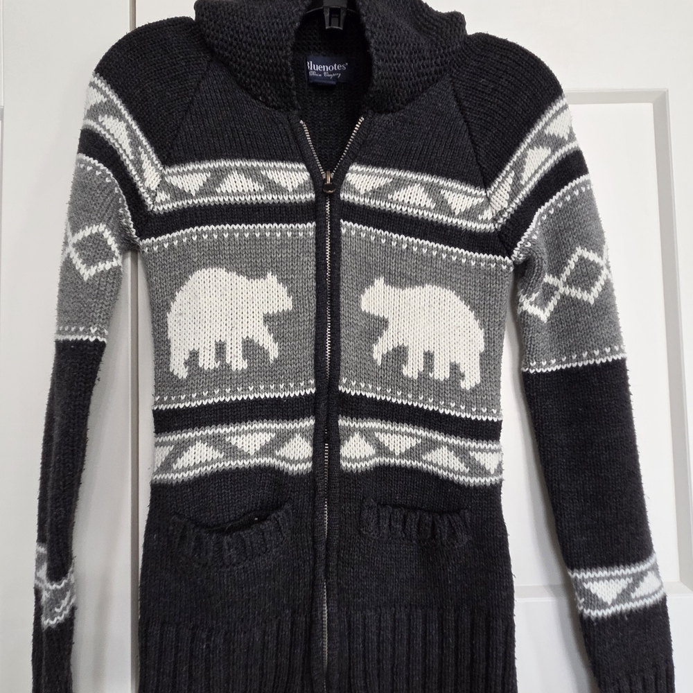 Bluenotes Black and White Bear Pattern Zip-Up Sweater